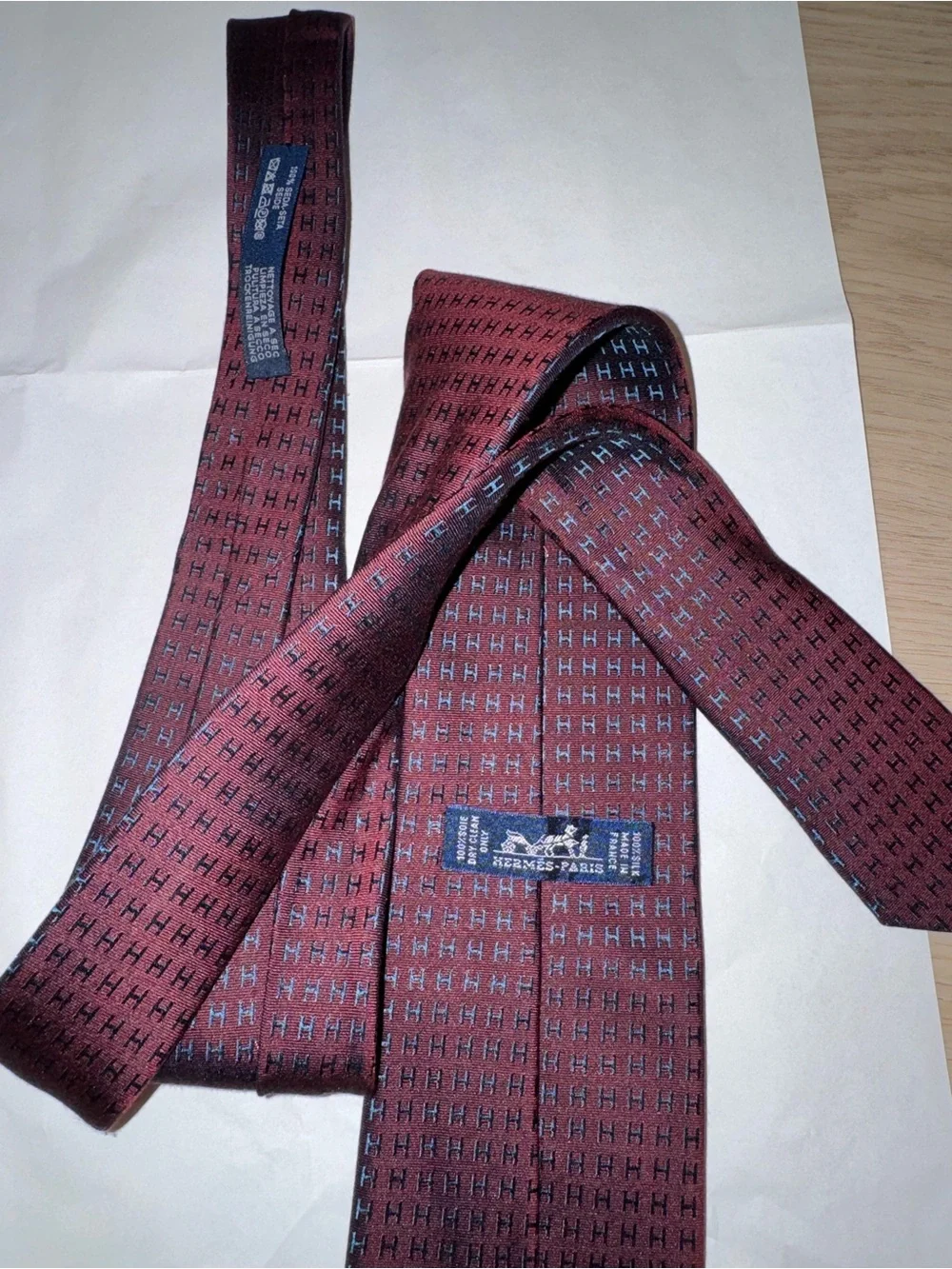 Hermes Faconnee H Bicolore tie w/ box